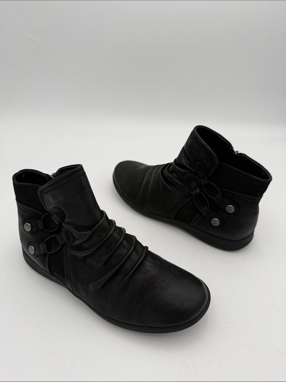 Rockport Black Ankle Boots women 8 with Side Button Detail casual retro comfort
